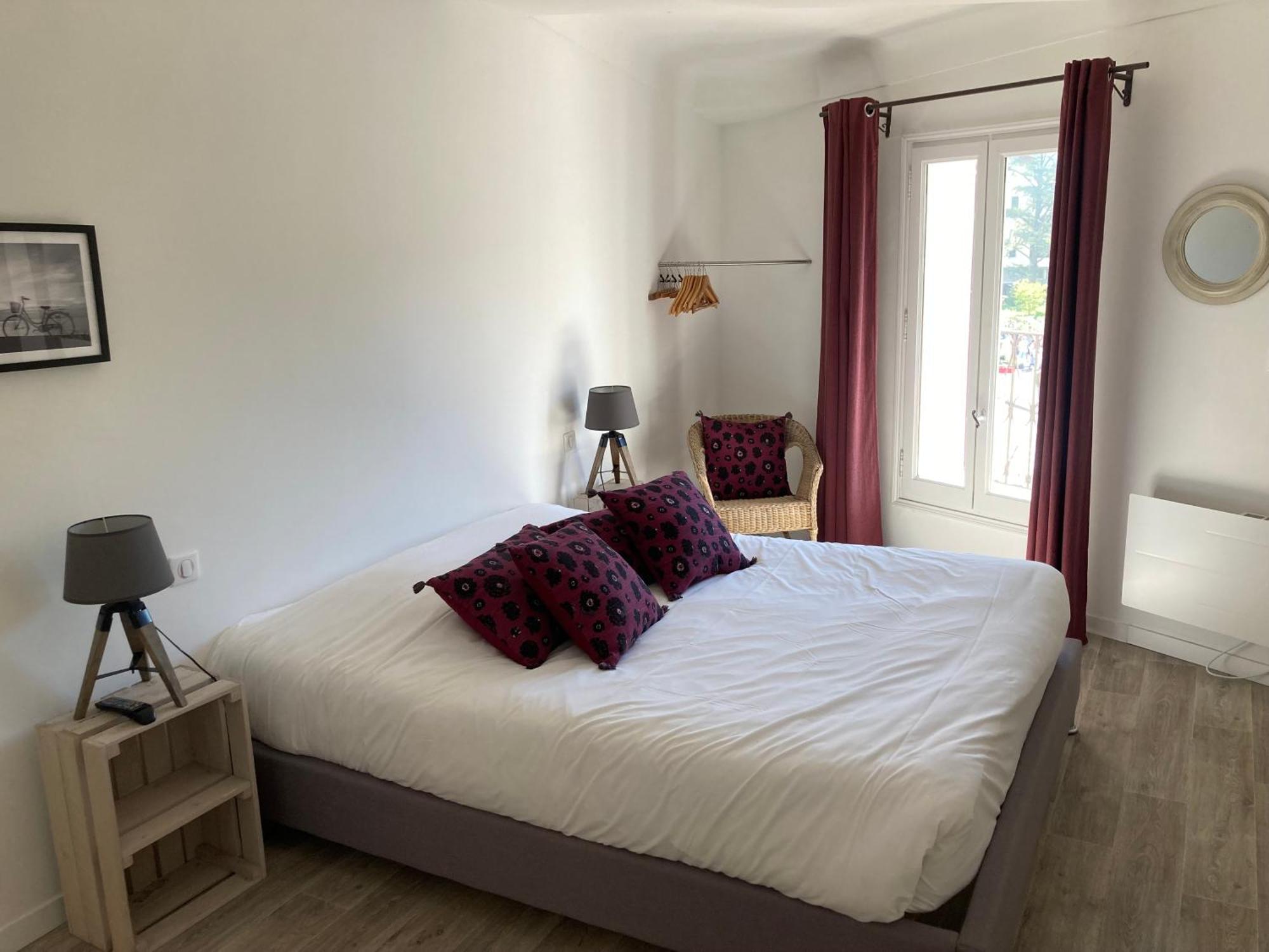 Le Petit Hermitage Apt Bagian luar foto